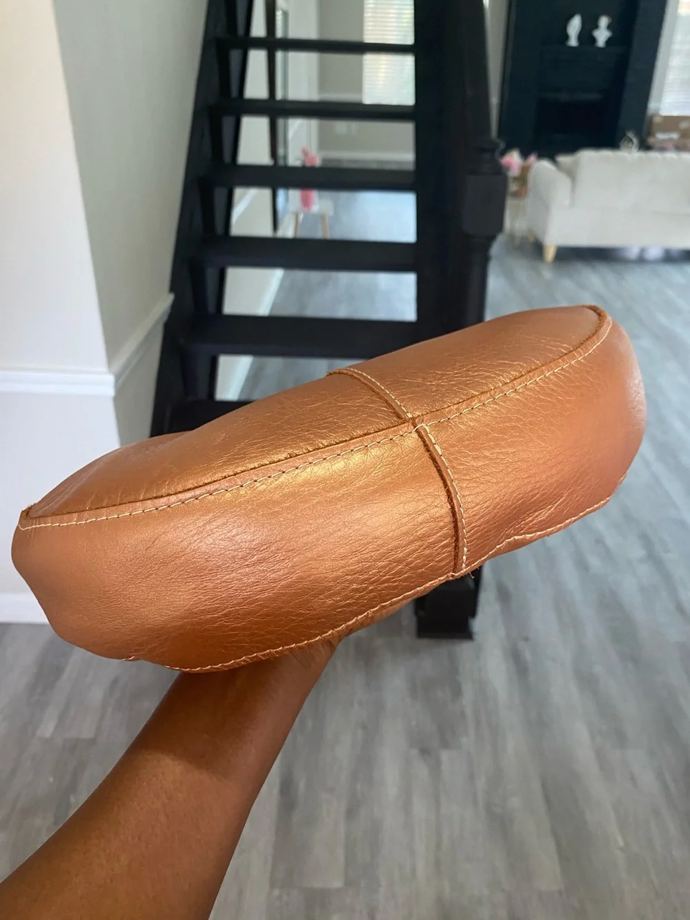 EUC Portland Leather Nora Shoulder Bag Hava